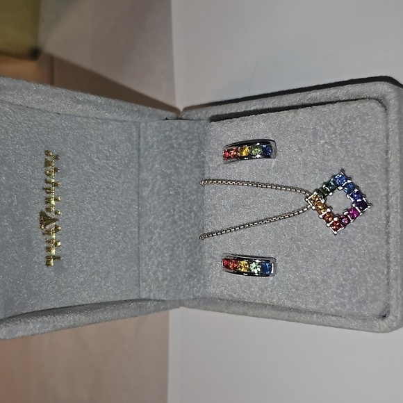 mark andrews Jewelry - Vintage 925 Silver Necklace with Earrings Set NWT